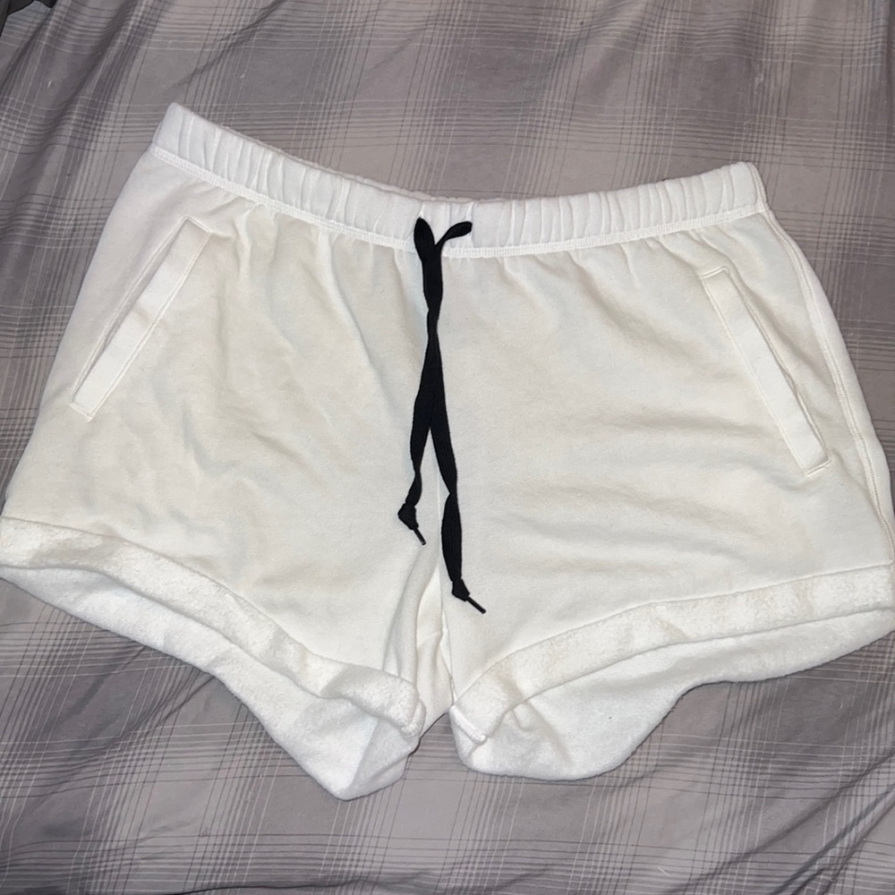 NWT Victoria’s Secret PINK Boyfriend White Shorts Size Large